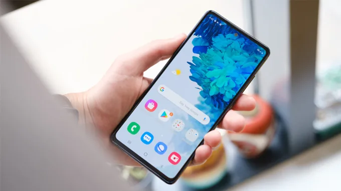 chất lượng hiển thị trên Galaxy S20 FE được đánh giá cao