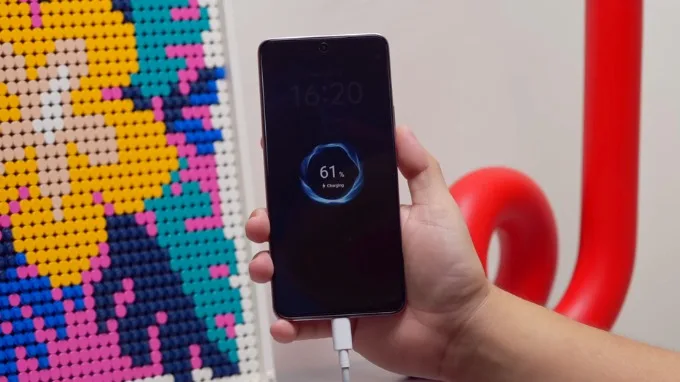 Vivo V50 Lite được trang bị viên pin 6.500 mAh