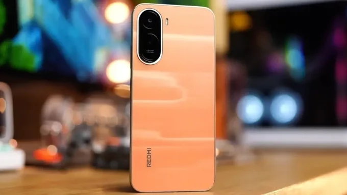 Redmi A7 Pro sở hữu kích thước 171.56 x 79.47 x 8.15 mm và trọng lượng 208g