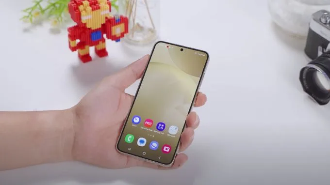 Kiểm tra màn hình Galaxy S24 cũ