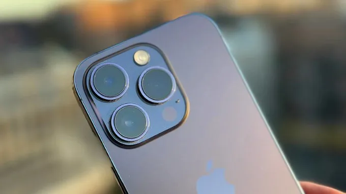 Camera iPhone bị trầy xước ảnh hưởng như thế nào?