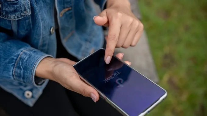 Việc ẩn danh sách follow trên Tik Tok giúp kiểm soát dữ liệu của người dùng