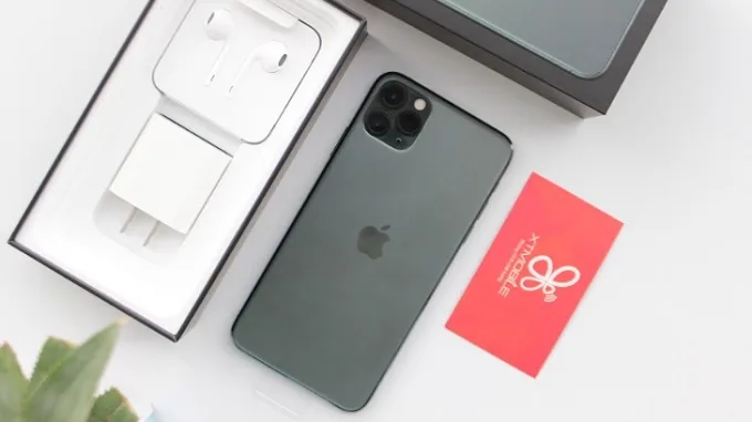 iPhone 11 Pro Max cùng bộ phụ kiện xịn sò từ Apple