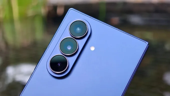 Galaxy Z Fold 8 được trang bị cụm 3 camera sau