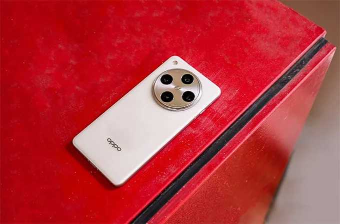Oppo Find X8 Pro được trang bị 4 ống kính