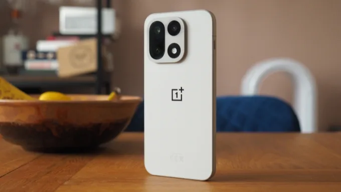 OnePlus 15 là lựa chọn rất đáng cân nhắc để thay thế Vivo X300
