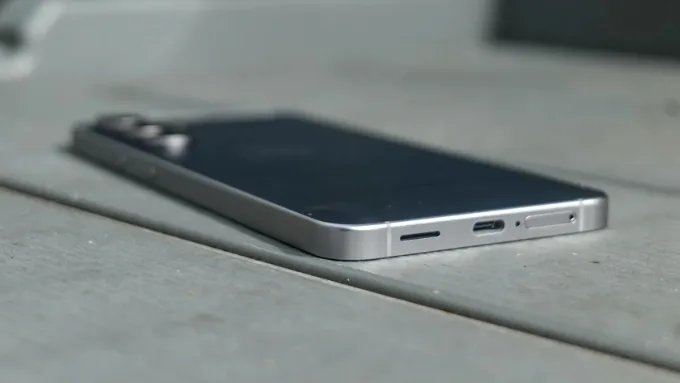 Pin là điểm khác biệt nhất khi so sánh OnePlus 15T vs Galaxy S25 FE