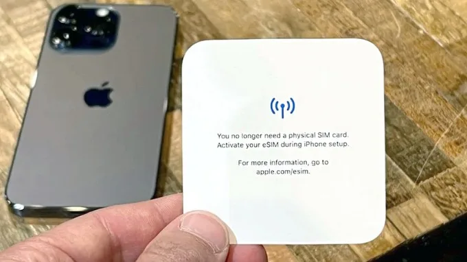 Lý do Apple đưa eSIM vào iPhone 14 series