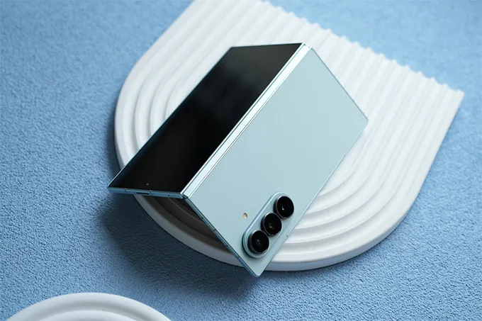 Hình ảnh Samsung Galaxy Z Fold 7 màu xanh Mint (bạc hà)