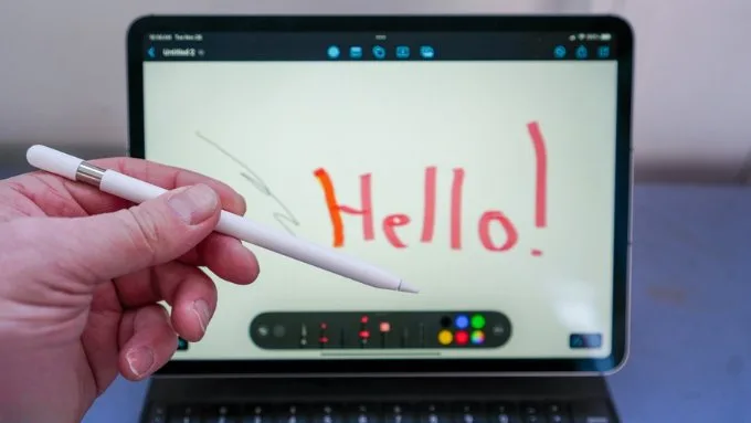 so-sanh-macbook-neo-va-ipad-a16-ve-da-nang-xtmobile