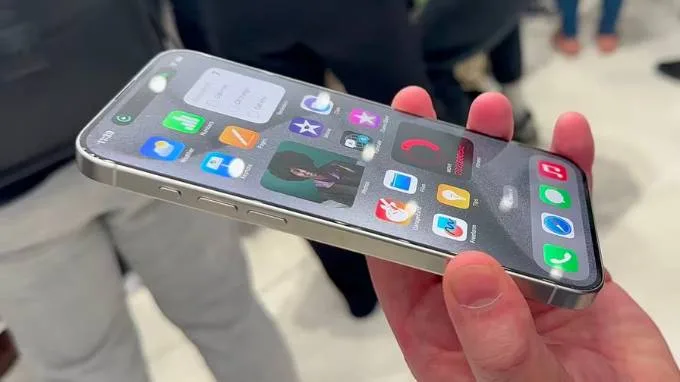 iPhone 15 Pro Max được cài đặt sẵn iOS 17
