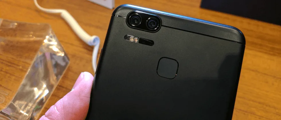 asus-zenfone-zoom-s-chuan-bi-ra-mat-cuoi-thang-nay_3