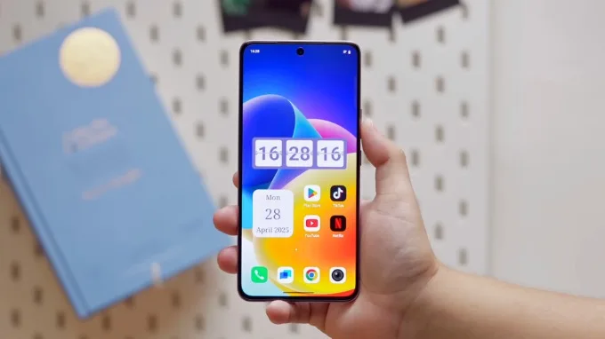 Vivo V50 Lite 4G sử dụng thiết kế màn hình nốt ruồi hiện đại