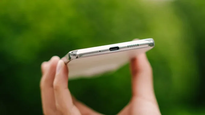 Galaxy A73 5G và Xiaomi 11T 5G có cùng dung lượng pin 5.000mAh