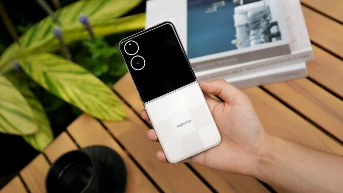 Thiết kế Xiaomi Mix Flip 2