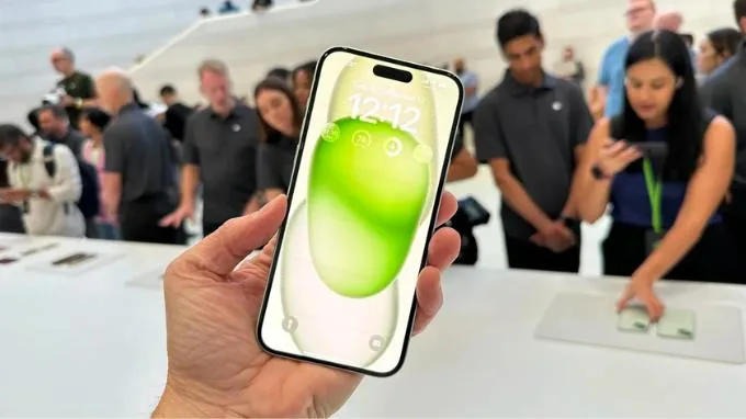 Màn hình Dynamic Island trên iPhone 15