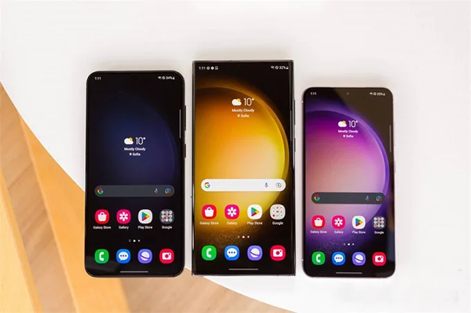 Galaxy S24 Ultra có kích thước lớn nhất - 6,9 inch sử dụng công nghệ LTPO 