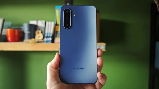 Samsung Galaxy A17 5G tiếp tục kế thừa triết lý thiết kế tối giản đặc trưng của dòng A-series