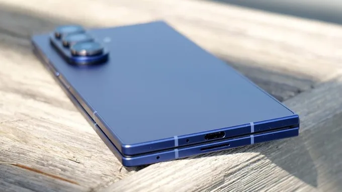 Galaxy Z Fold 7 lại gây ấn tượng theo cách hoàn toàn khác