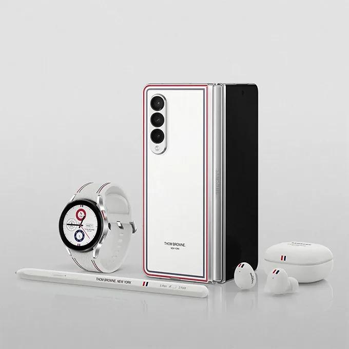 Chiêm ngưỡng hình ảnh Galaxy Z Fold3 và Galaxy Z Flip3 phiên bản Thom Browne