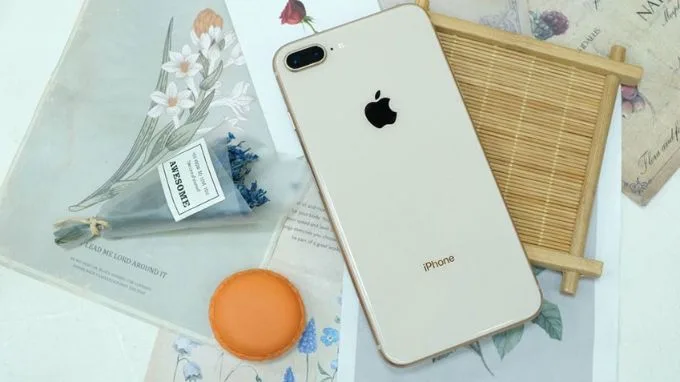 iPhone 8 Plus