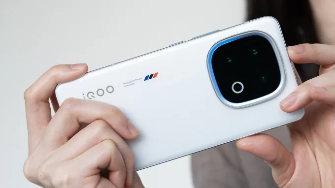 Vivo iQOO 13 5G