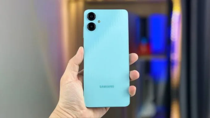 So sánh thiết kế Galaxy A06 và Galaxy A05