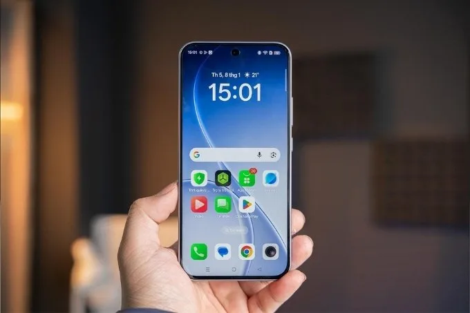 Đánh giá OPPO Reno15 F 5G về màn hình