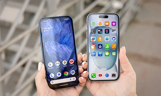 Màn hình 6,1 inch có mặt trên iPhone 15 và Google Pixel 8A