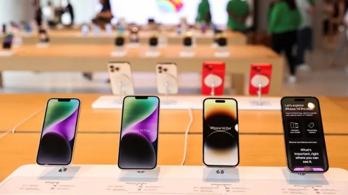 Một số kinh nghiệm mua iPhone trưng bày