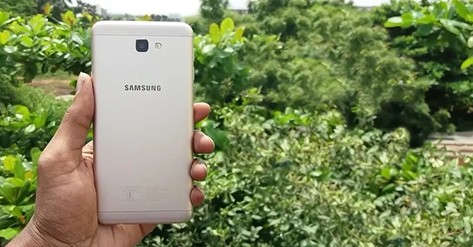 galaxy-j7-prime-va-j5-prime-bo-doi-camera-f1-9-man-hinh-lon-gia-re2