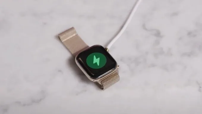 so-sanh-apple-watch-series-9-va-series-10-ve-pin-sac-xtmobile