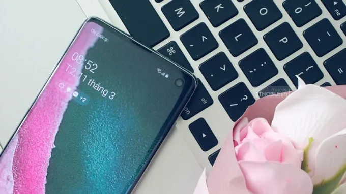 Camera selfie của Galaxy S10 nhỏ nhắn nhưng phi thường