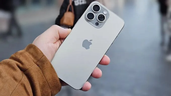 nen-mua-iphone-nao-ben-on-dinh-1-xtmobile