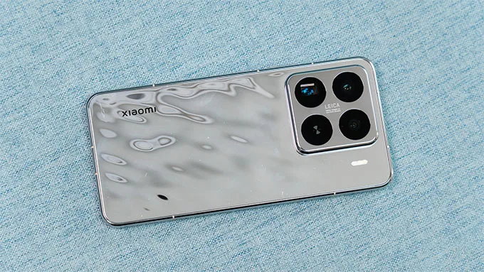 Xiaomi 15 Pro có thiết kế cao cấp