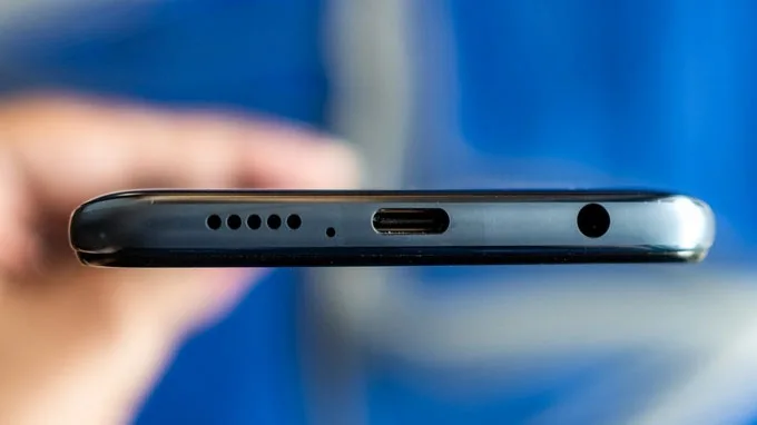 Thật đáng mừng khi Remdi Note 9 Pro vẫn giữ lại jack cắm tai nghe 3.5 mm