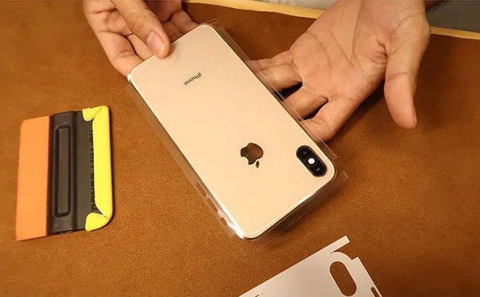 Dán dẻo mặt sau iPhone chống trầy xước