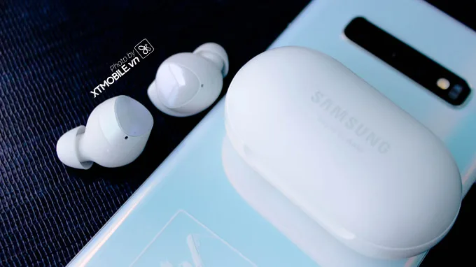 Galaxy Buds nobox hỗ trợ sạc không dây