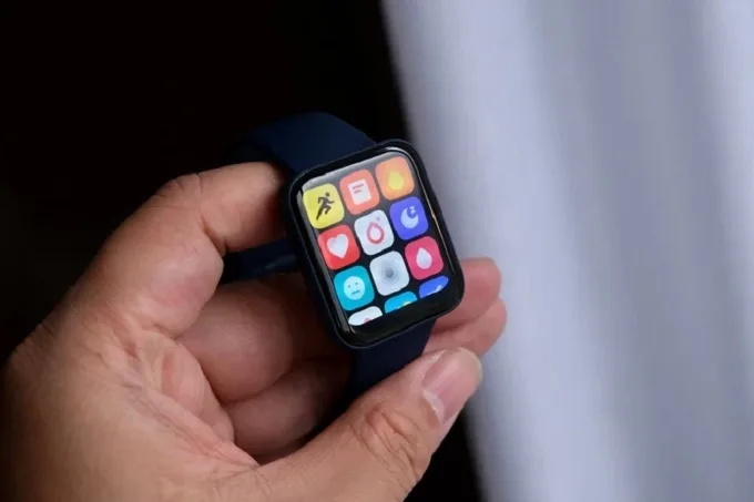 Màn hình Redmi Watch 2 lớn, dễ thao tác