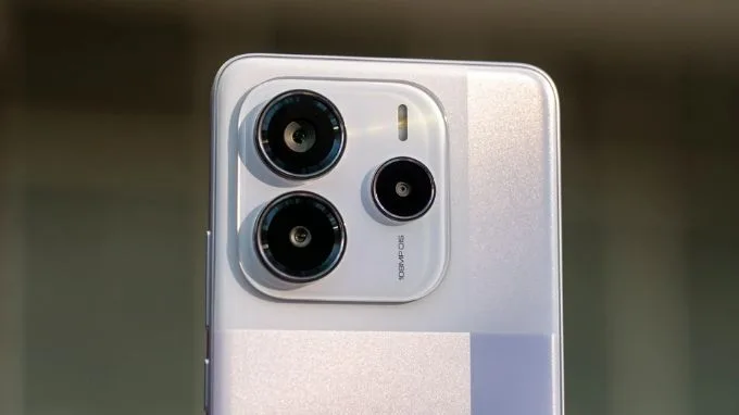 Camera khủng kèm chống rung OIS
