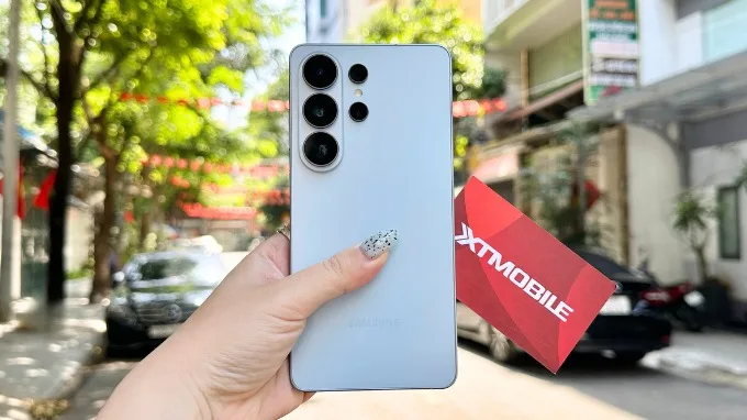 Samsung Galaxy S26 Ultra tiếp tục duy trì ngôn ngữ thiết kế đặc trưng của dòng Ultra