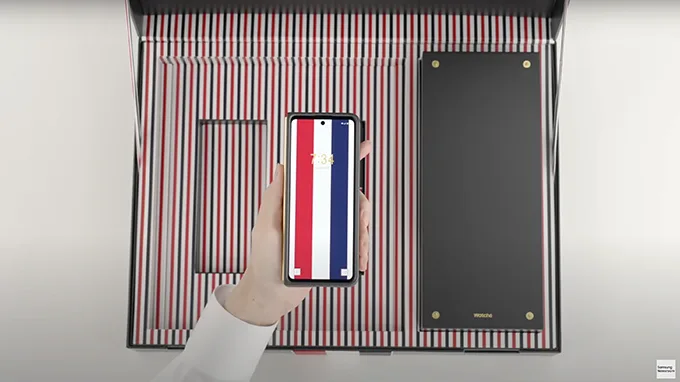 Thiết kế Thom Browne trên Samsung Galaxy Z Fold 5 bản đặc biệt