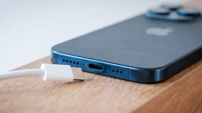 Pin và sạc của iPhone 16 Pro Max cũ