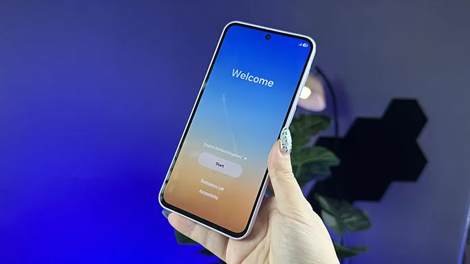 Điện thoại Samsung A37 5G đi kèm với màn hình Super AMOLED 6.7 inch