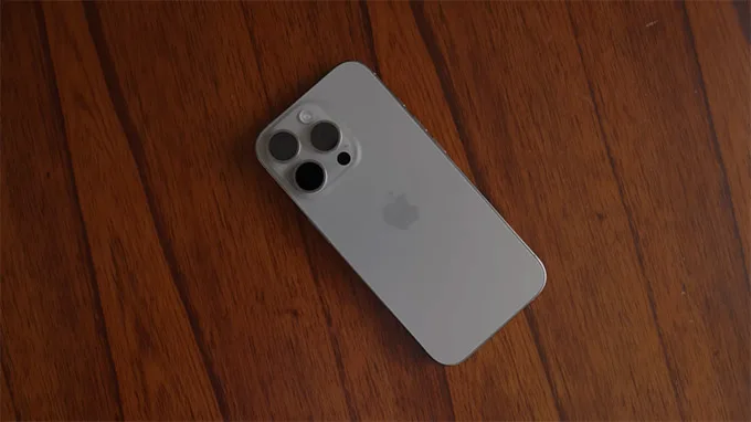 iPhone 16 Pro cũ 97% đảm bảo thiết kế đẹp như mới, không cấn móp