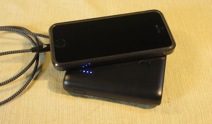 Dung lượng pin lên tới 10.400mAh giúp cung cấp đủ năng lượng cho người dùng trong nhiều ngày