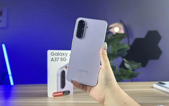 Thiết kế Galaxy A37 5G tinh tế nằm ở chi tiết nhỏ