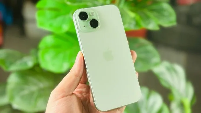 Giá iPhone 15 Plus 256GB cũ 97% rẻ hơn so với máy mới