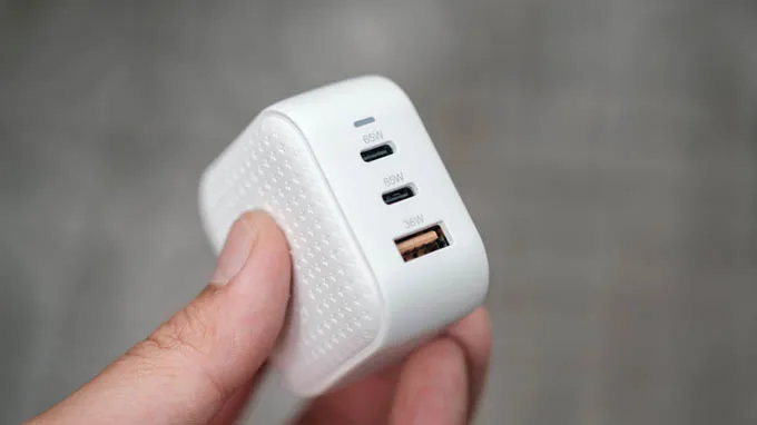 HyperJuice GAN Charger 66W HJ265 sạccó nhiều cổng sạc