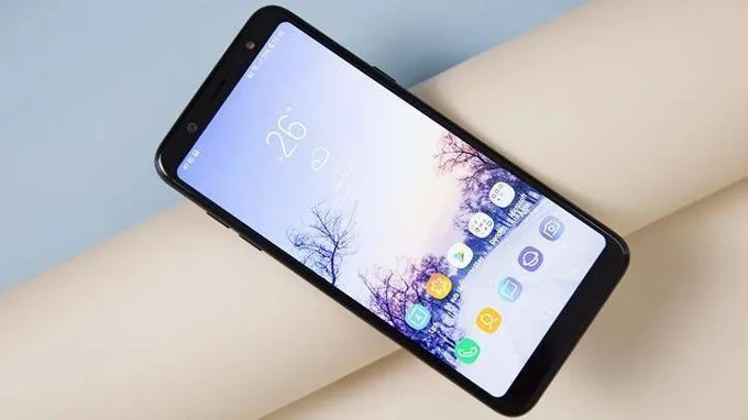 Đánh giá Galaxy J6